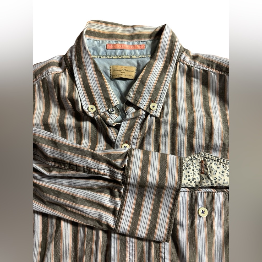 Tommy Bahama men’s size large long sleeve‎ button down shirt, flip cuffs